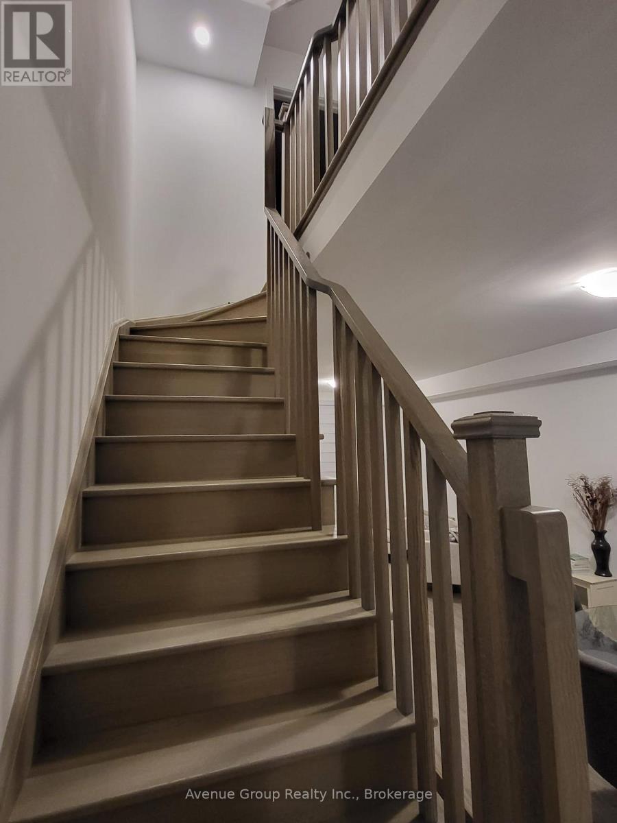 60 Hooyo Terrace, Toronto, Ontario  M6A 0E2 - Photo 23 - C13675360
