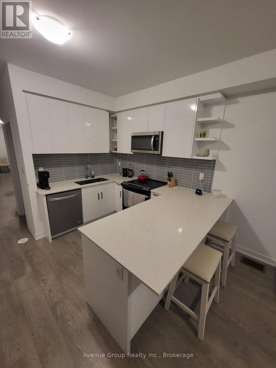 60 Hooyo Terrace, Toronto, Ontario  M6A 0E2 - Photo 3 - C13675360