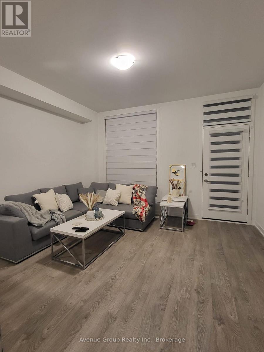 60 Hooyo Terrace, Toronto, Ontario  M6A 0E2 - Photo 5 - C13675360