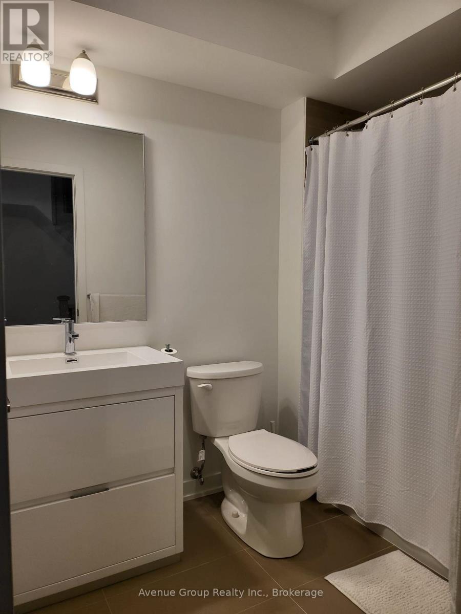 60 Hooyo Terrace, Toronto, Ontario  M6A 0E2 - Photo 6 - C13675360