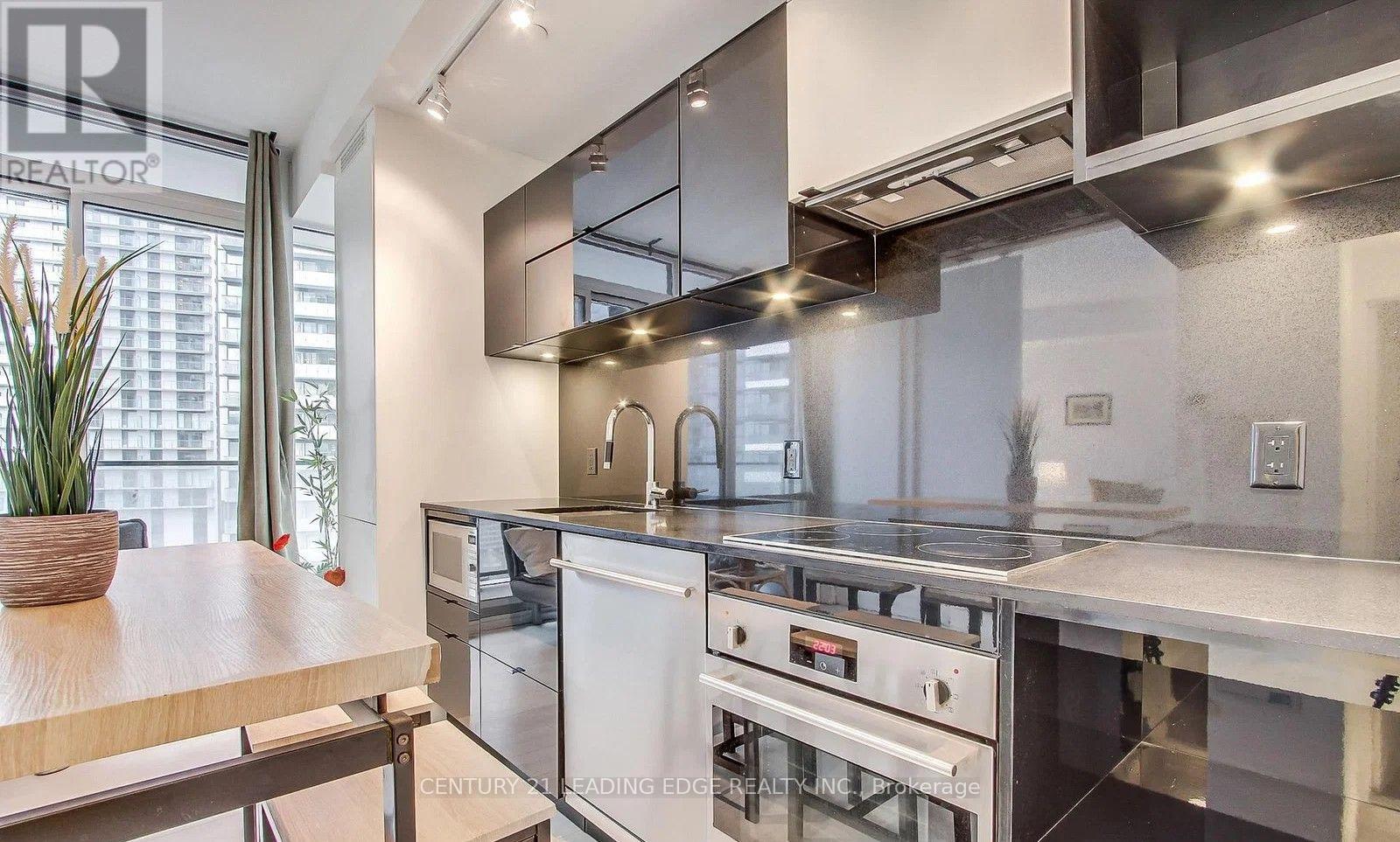 2512 - 125 PETER STREET, Toronto, Ontario
