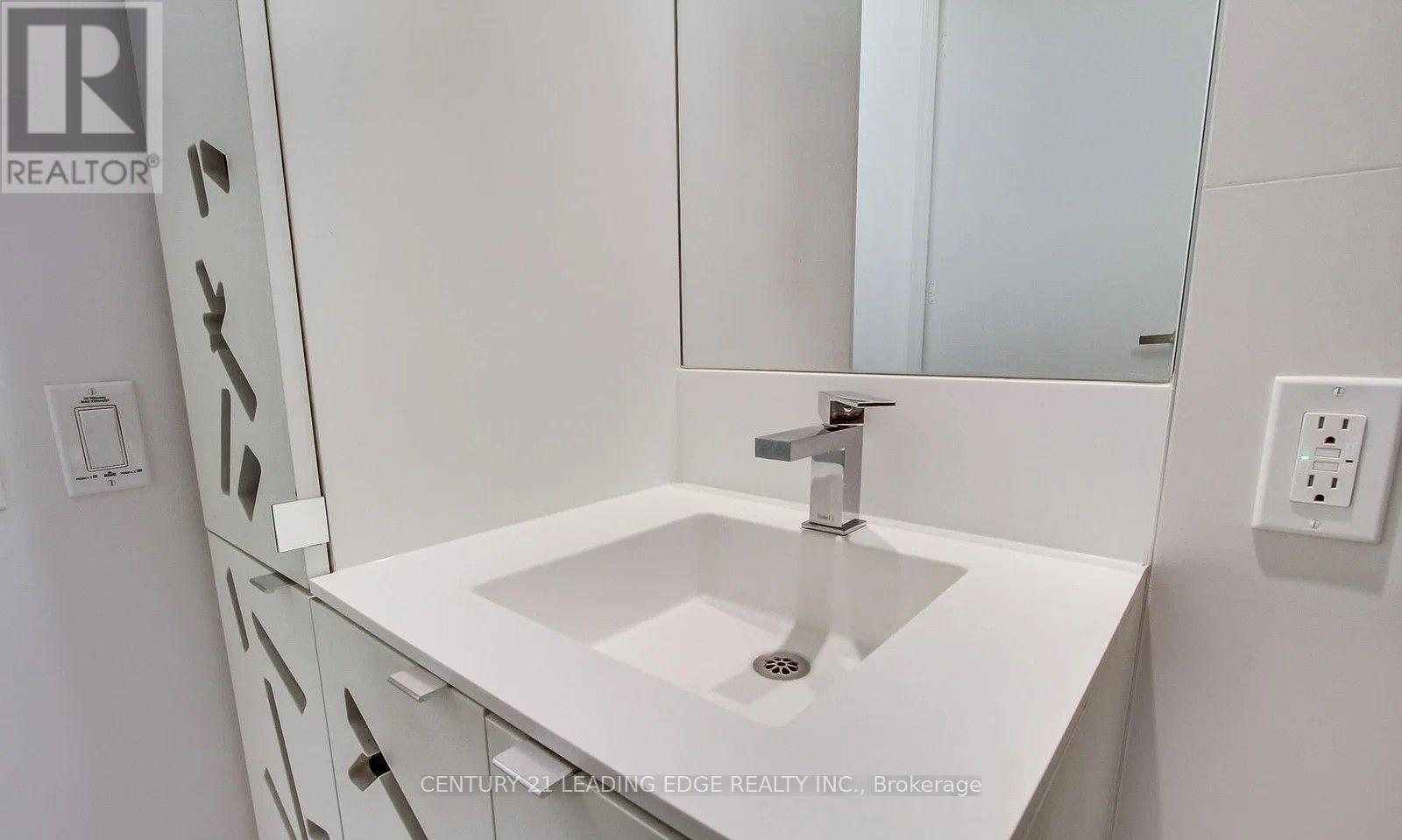 2512 - 125 Peter Street, Toronto, Ontario  M5V 0M2 - Photo 5 - C13675366