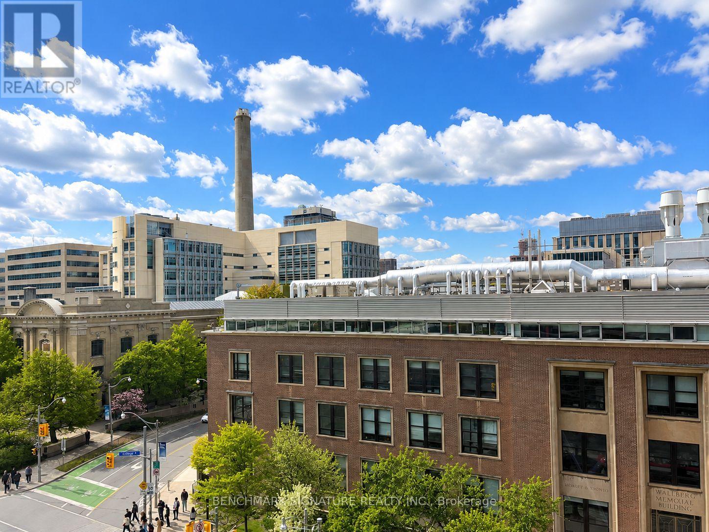 606 - 203 COLLEGE STREET, Toronto, Ontario
