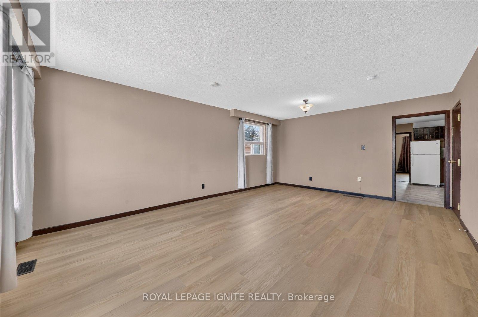 Upper - 88 South Edgely Avenue, Toronto, Ontario  M1N 3L1 - Photo 11 - E13675450
