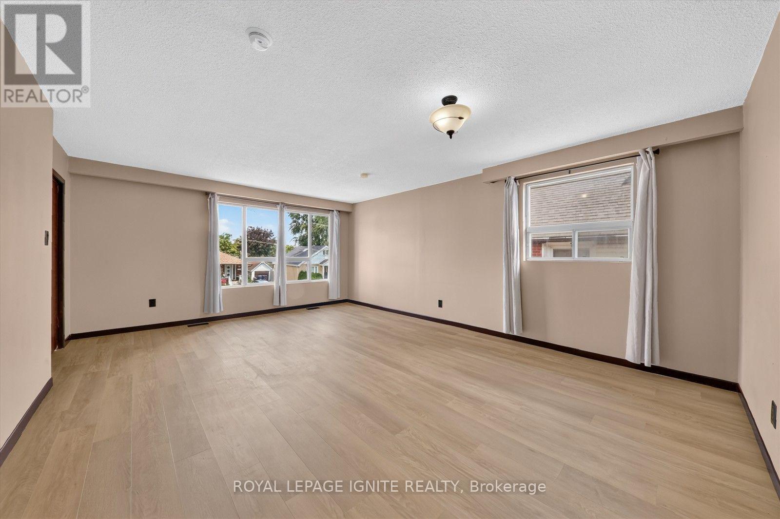 Upper - 88 South Edgely Avenue, Toronto, Ontario  M1N 3L1 - Photo 12 - E13675450