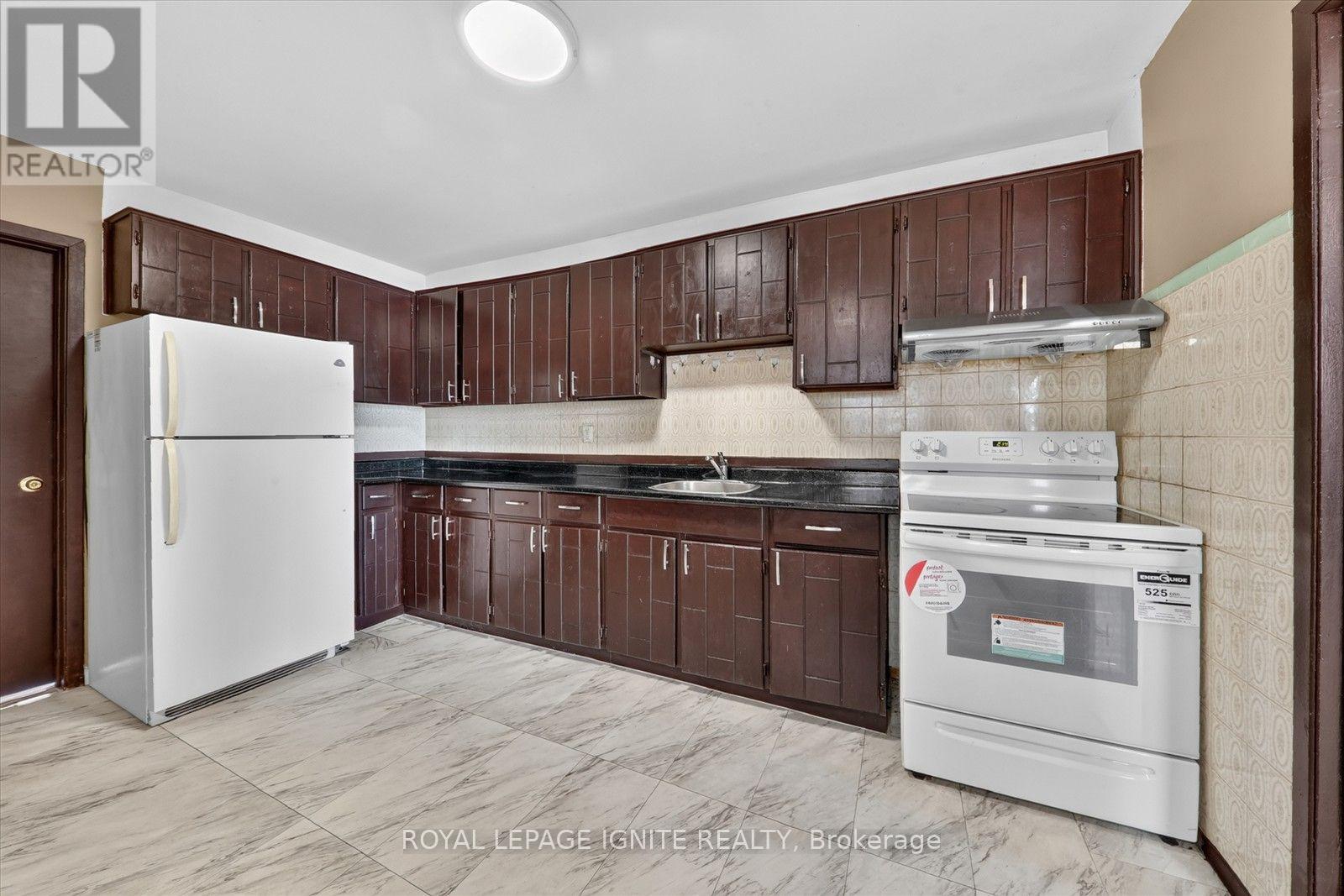 Upper - 88 South Edgely Avenue, Toronto, Ontario  M1N 3L1 - Photo 14 - E13675450