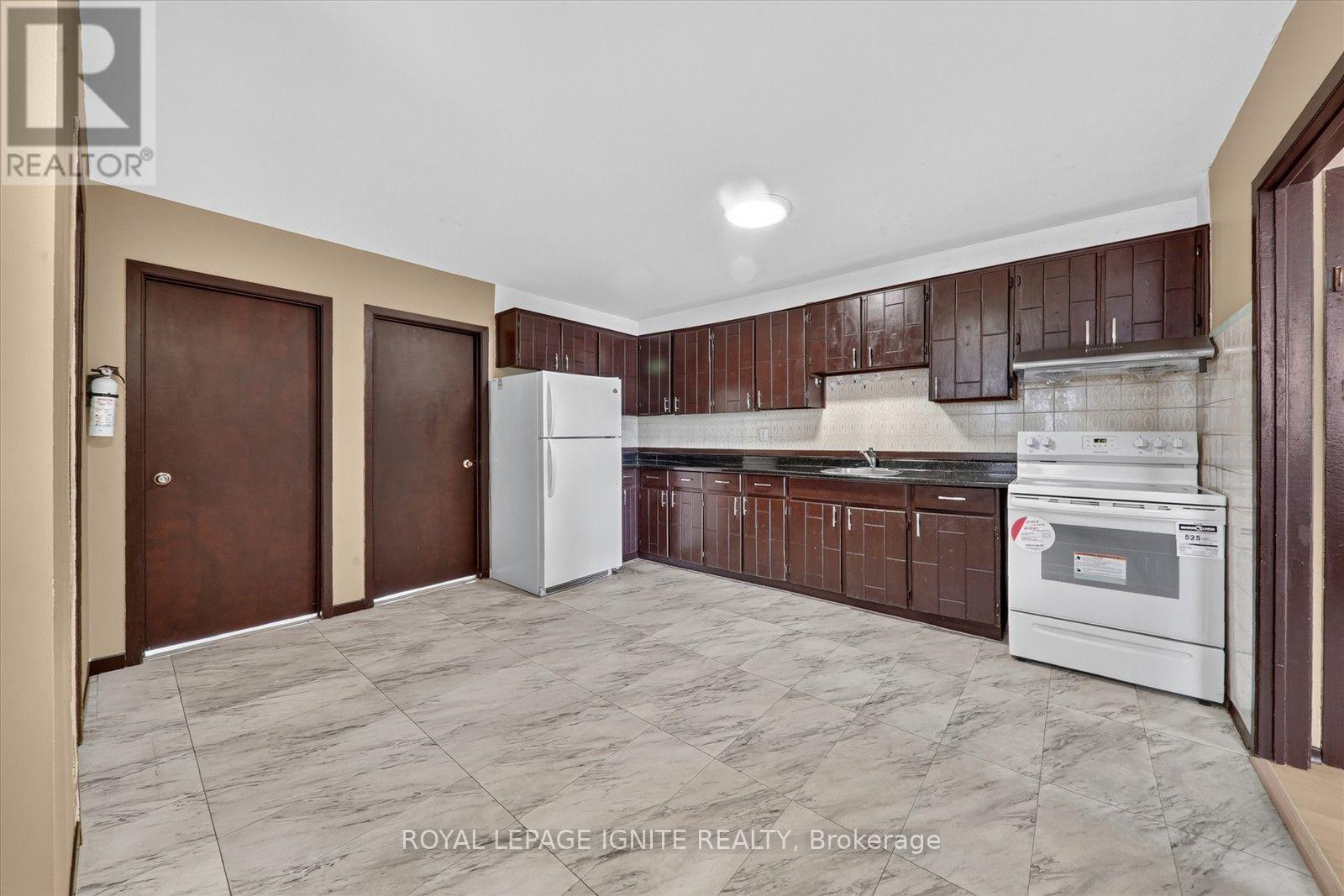 Upper - 88 South Edgely Avenue, Toronto, Ontario  M1N 3L1 - Photo 15 - E13675450