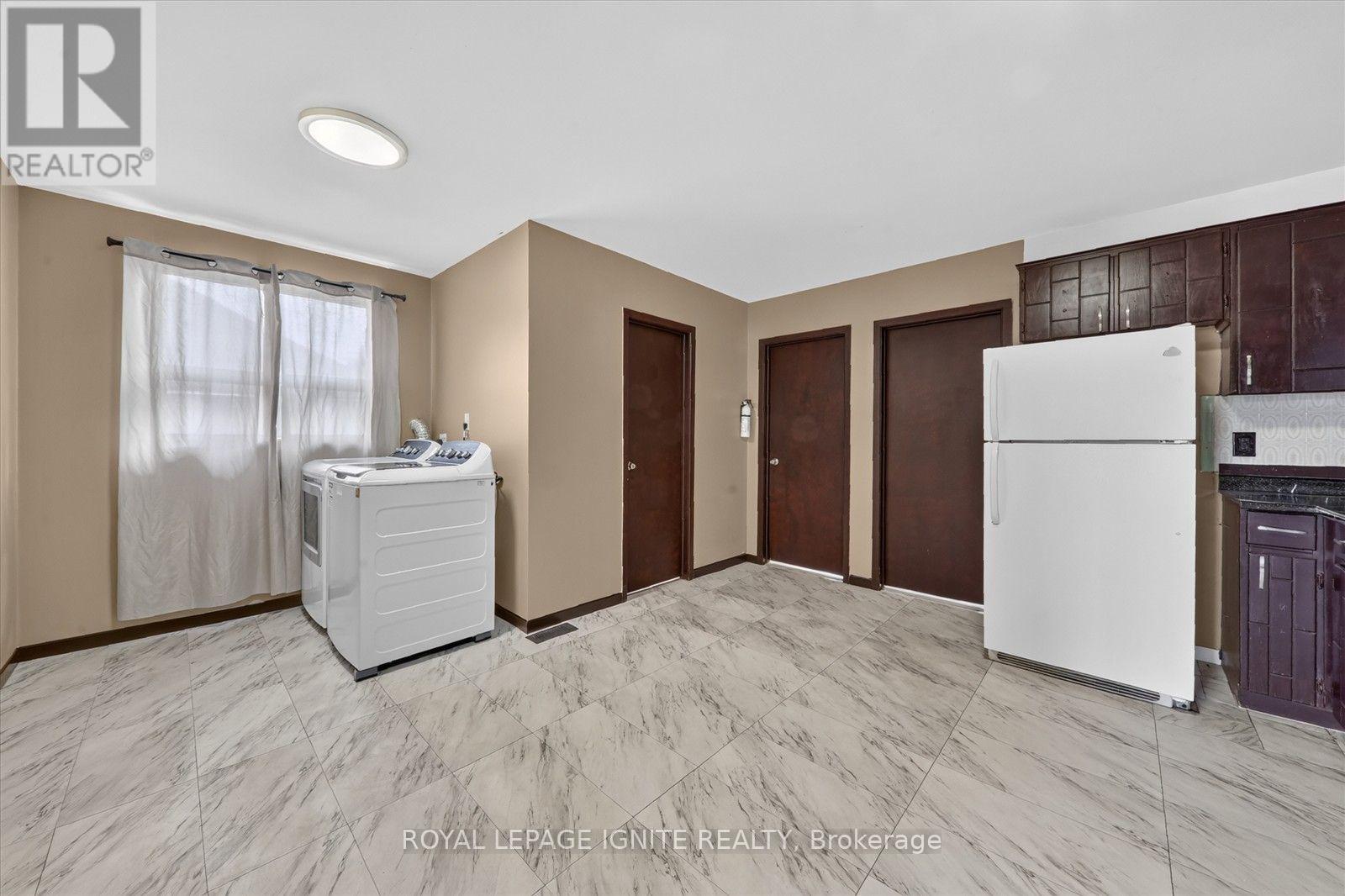Upper - 88 South Edgely Avenue, Toronto, Ontario  M1N 3L1 - Photo 16 - E13675450