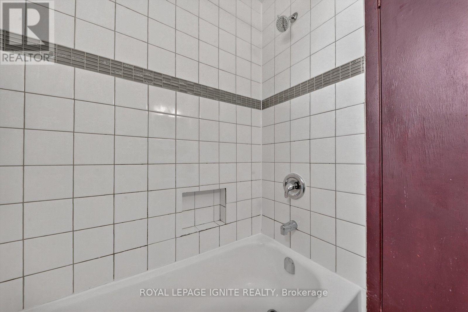 Upper - 88 South Edgely Avenue, Toronto, Ontario  M1N 3L1 - Photo 21 - E13675450