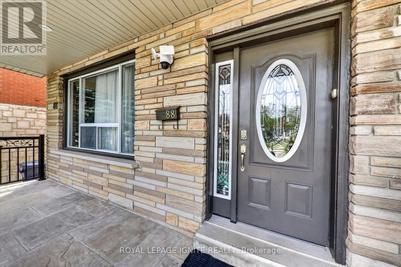 Upper - 88 South Edgely Avenue, Toronto, Ontario  M1N 3L1 - Photo 5 - E13675450