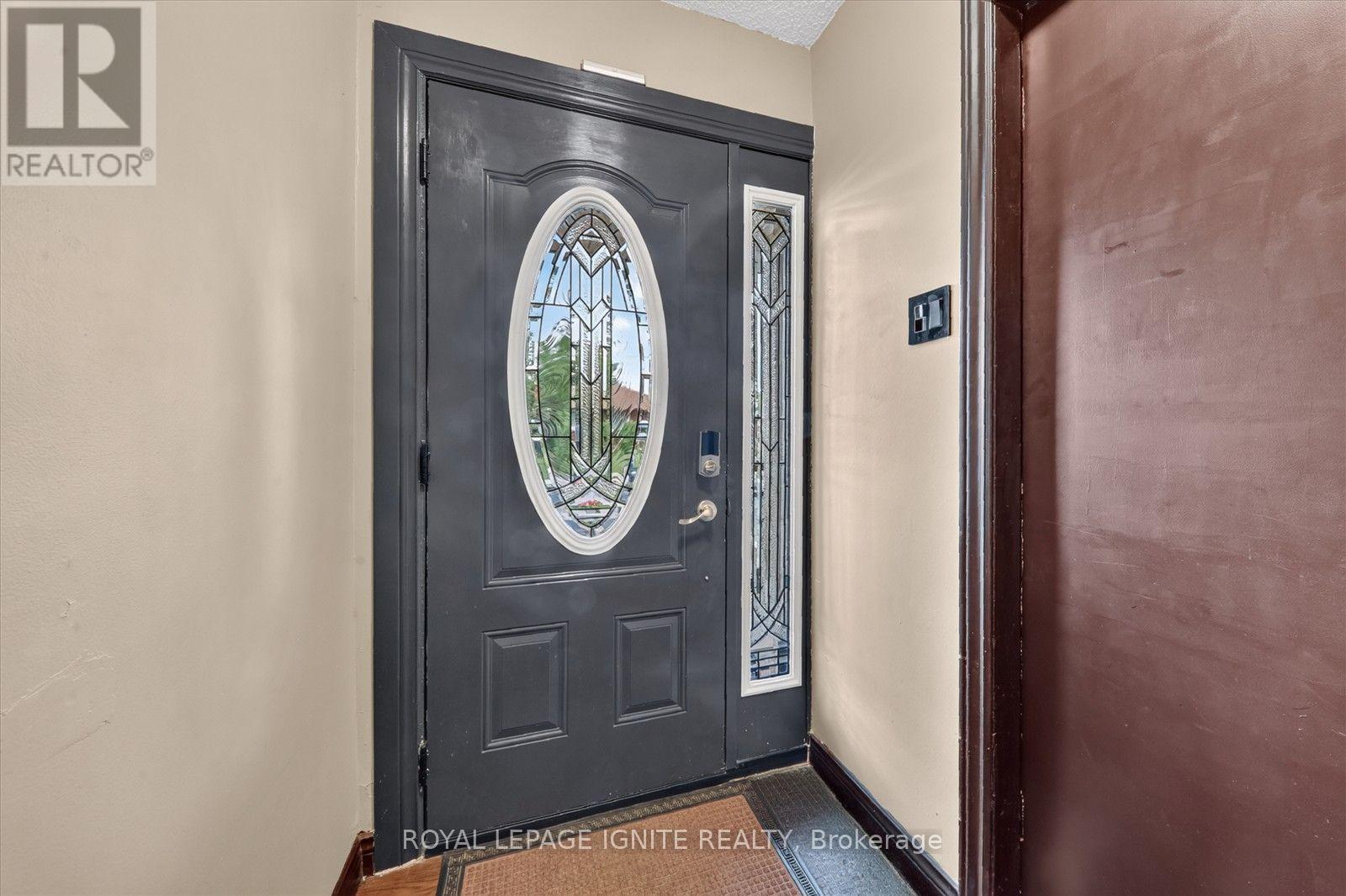 Upper - 88 South Edgely Avenue, Toronto, Ontario  M1N 3L1 - Photo 6 - E13675450