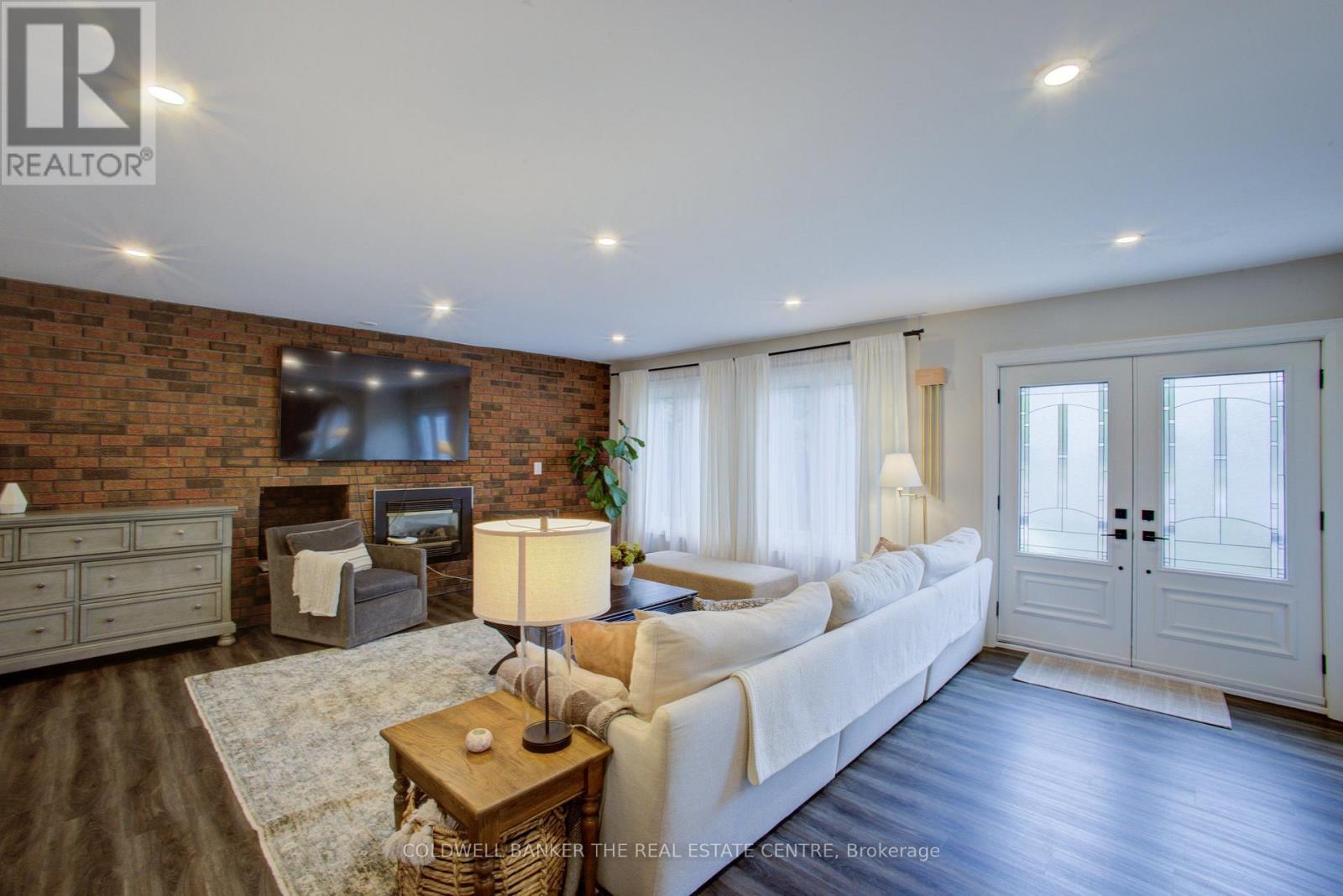 89 King Street, Essa (Angus), Ontario  L0M 1B0 - Photo 3 - N13675400