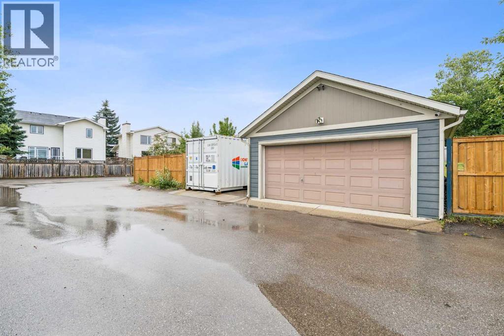 230 Mt Lorette Place SE, Calgary, Alberta T2Z 2L9 - Photo 39 - A2336745