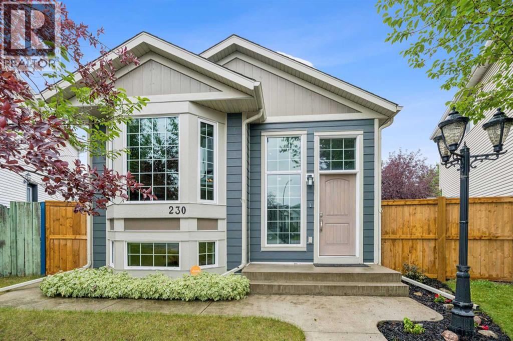 230 Mt Lorette Place SE, Calgary, Alberta T2Z 2L9 - Photo 3 - A2336745