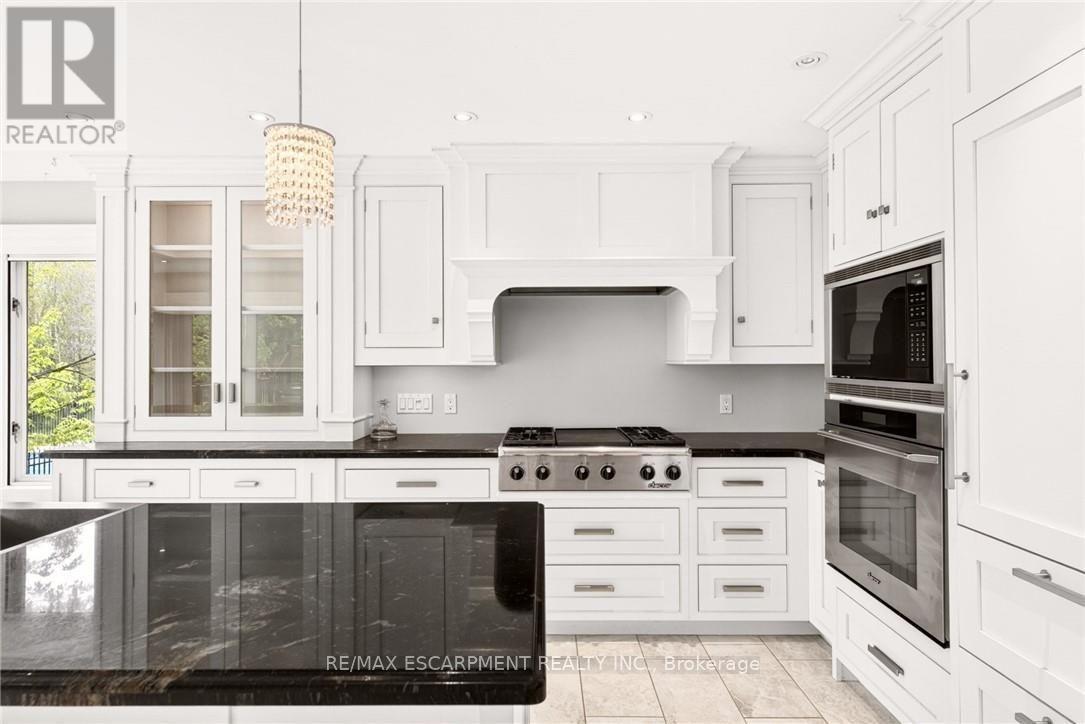 1670 Medad Springs Court, Burlington, Ontario  L8P 0B7 - Photo 11 - W13675362