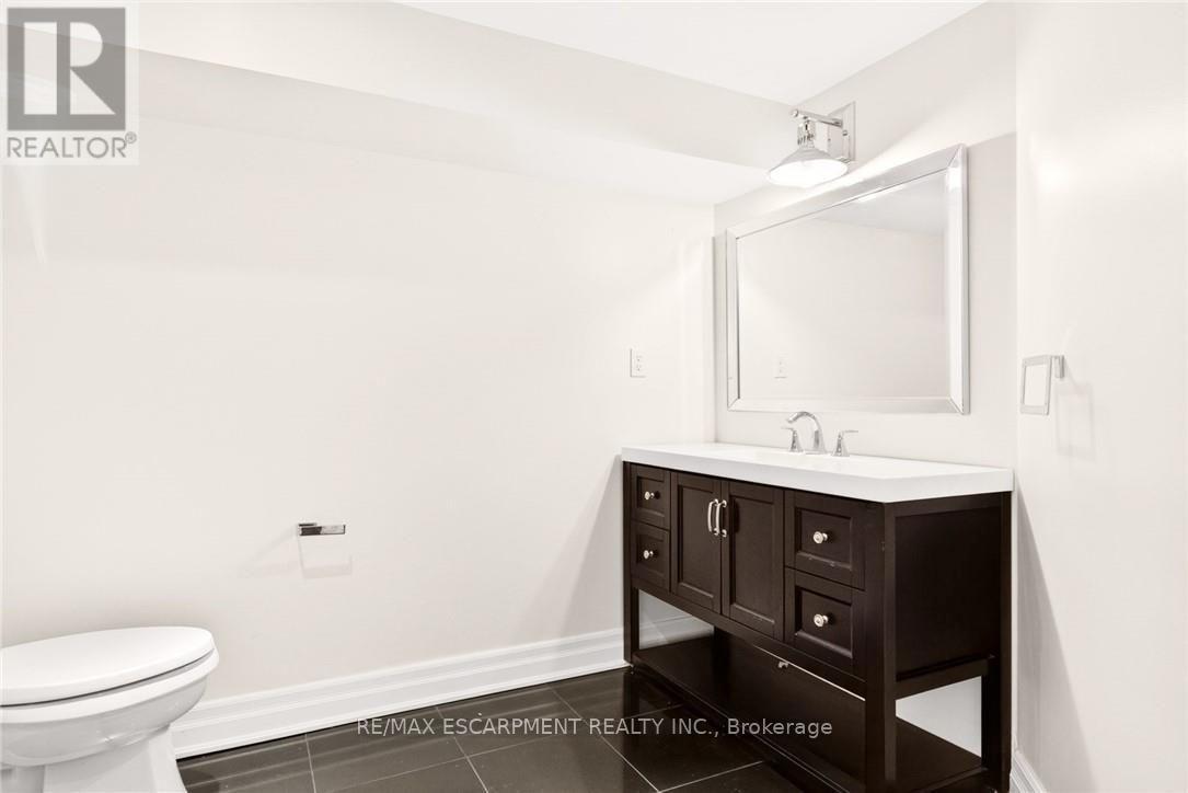 1670 Medad Springs Court, Burlington, Ontario  L8P 0B7 - Photo 26 - W13675362