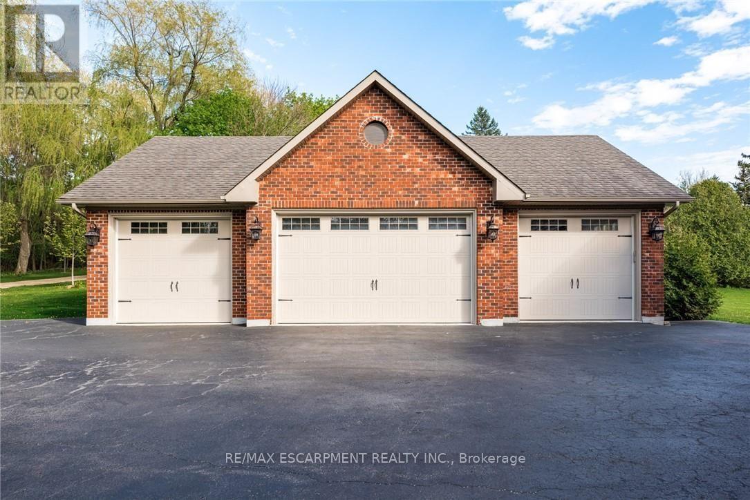 1670 Medad Springs Court, Burlington, Ontario  L8P 0B7 - Photo 5 - W13675362