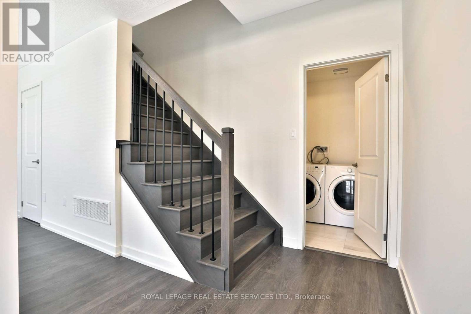 3191 Ernest Appelbe Boulevard, Oakville, Ontario  L6H 0P1 - Photo 4 - W13675396