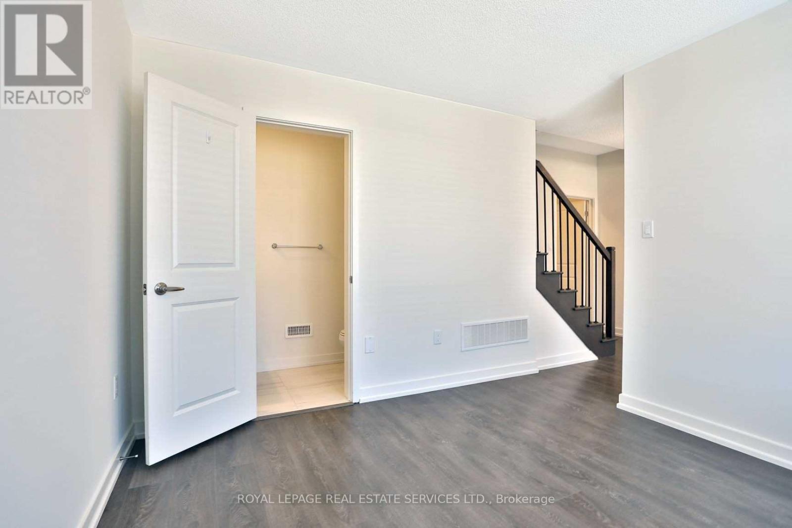 3191 Ernest Appelbe Boulevard, Oakville, Ontario  L6H 0P1 - Photo 6 - W13675396