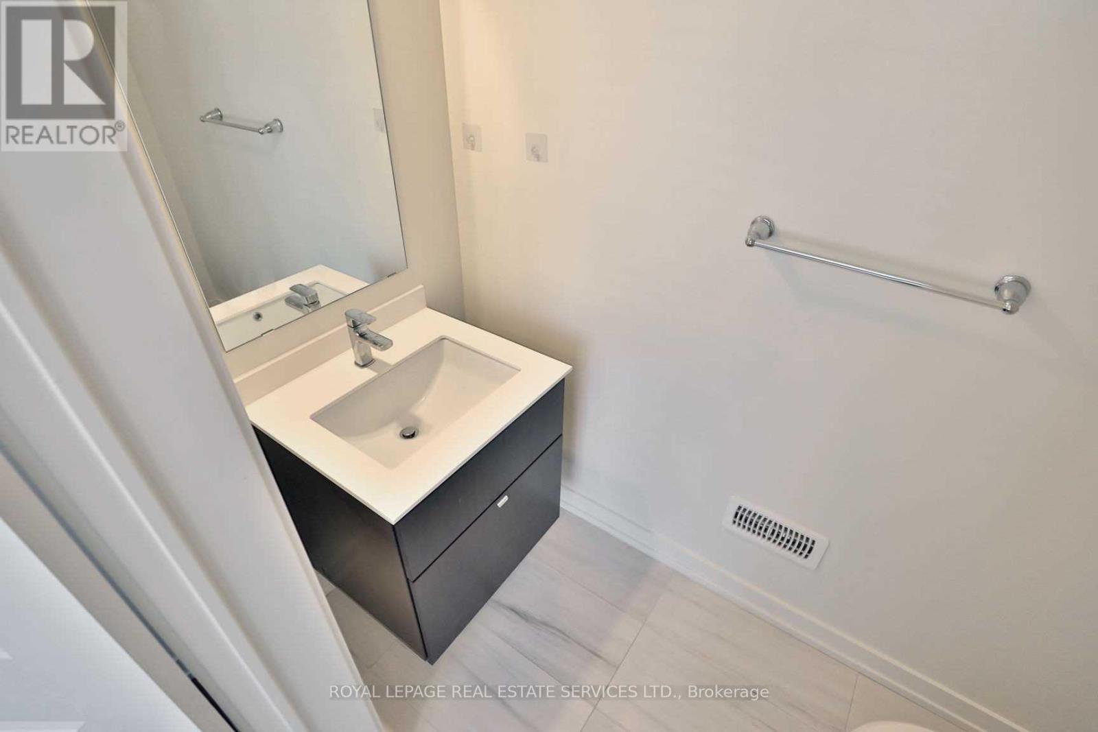 3191 Ernest Appelbe Boulevard, Oakville, Ontario  L6H 0P1 - Photo 7 - W13675396