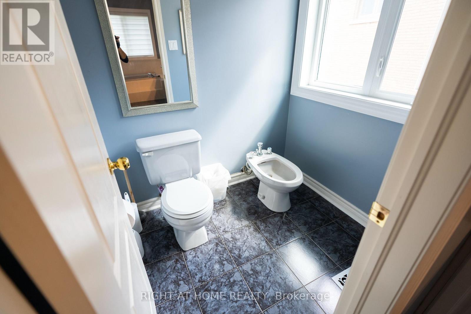 2427 Erin Centre Boulevard, Mississauga, Ontario  L5M 5B3 - Photo 19 - W13675416