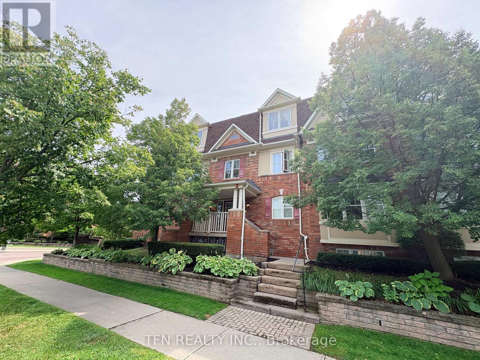 3 - 588 Shoreline Drive, Mississauga, Ontario  L5B 0A8 - Photo 2 - W13675468