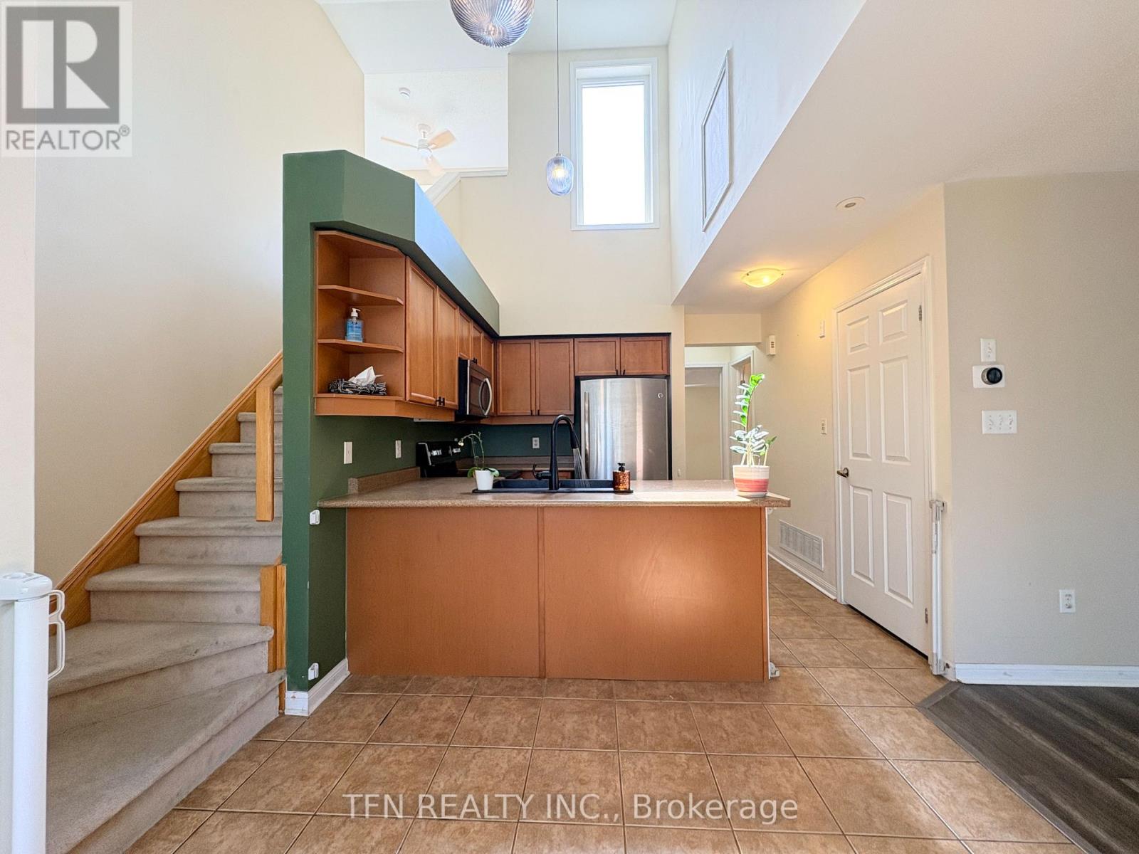 3 - 588 Shoreline Drive, Mississauga, Ontario  L5B 0A8 - Photo 4 - W13675468