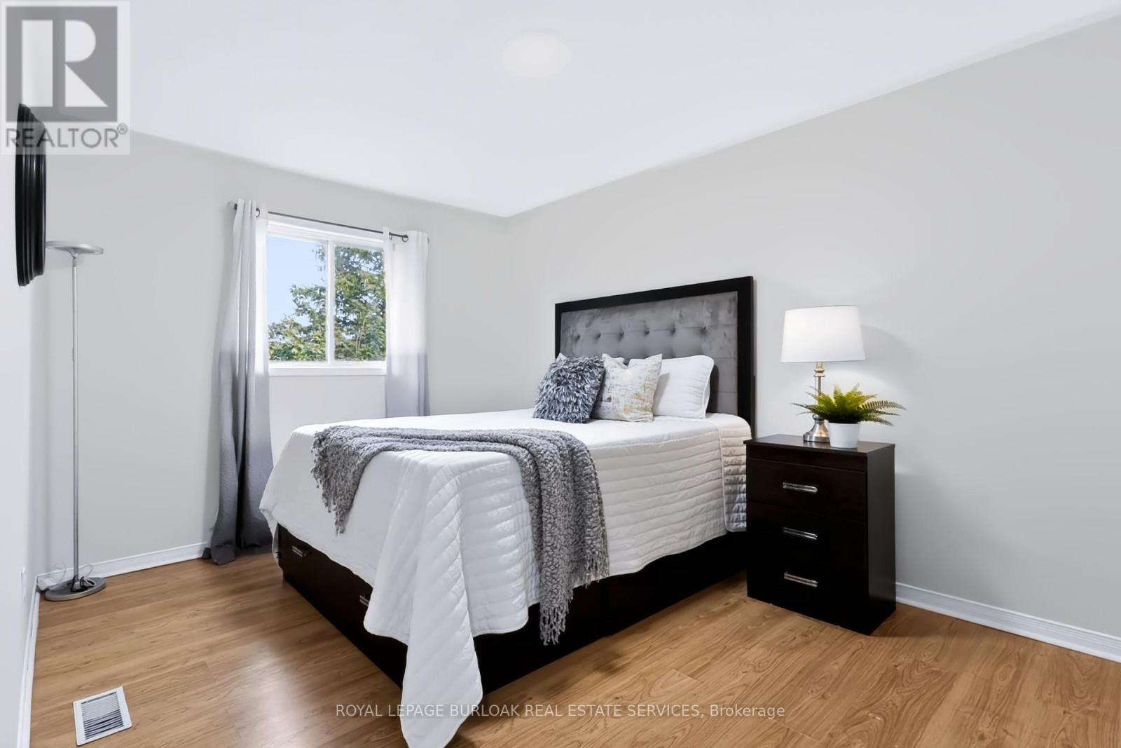 4130 Foxwood Drive, Burlington, Ontario  L7M 4L3 - Photo 17 - W13675470