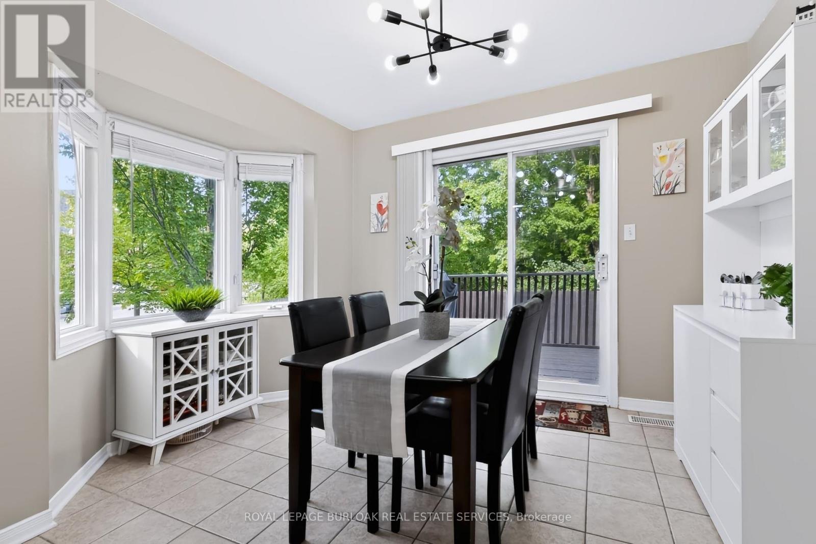 4130 Foxwood Drive, Burlington, Ontario  L7M 4L3 - Photo 7 - W13675470