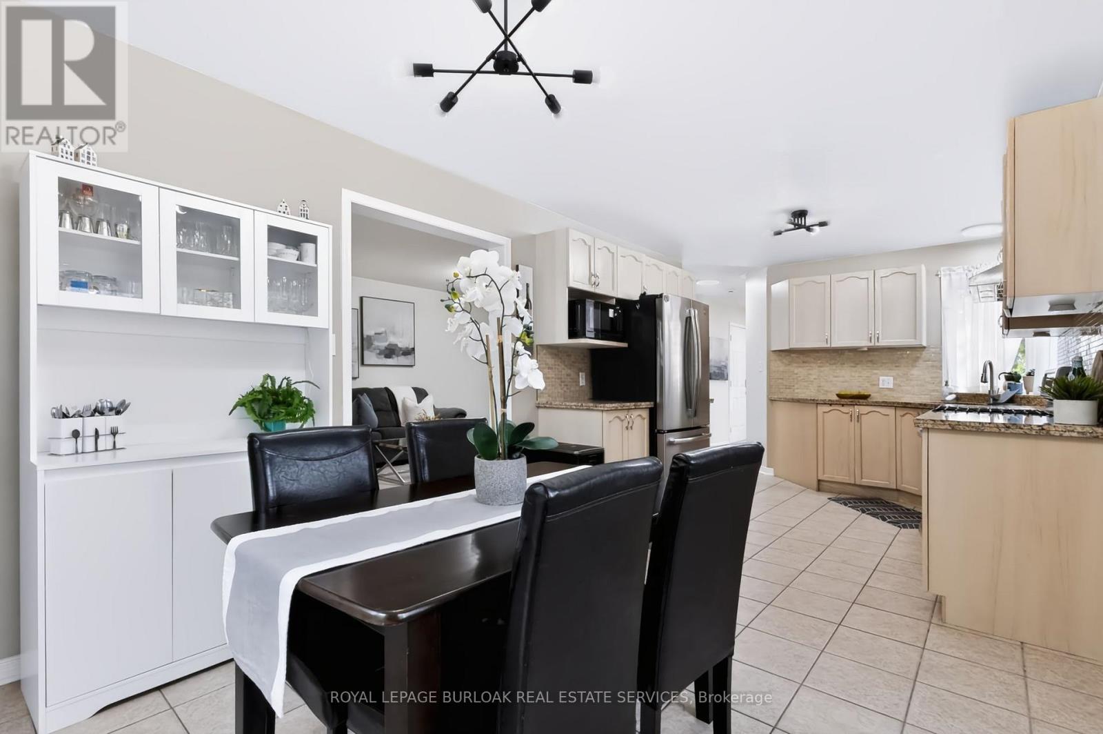 4130 Foxwood Drive, Burlington, Ontario  L7M 4L3 - Photo 8 - W13675470