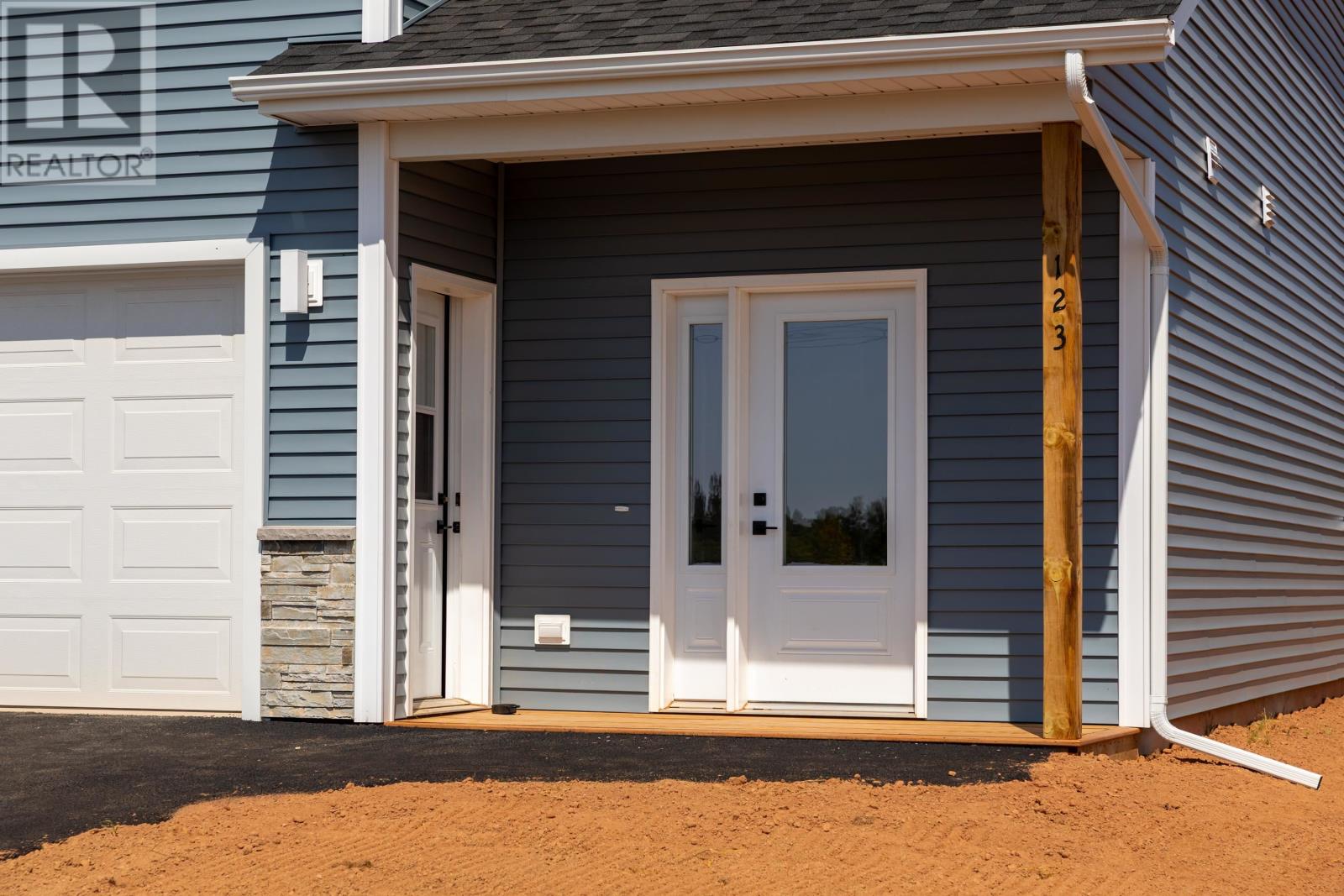 123 Samantha Lane, Cornwall, Prince Edward Island  C0A 1H0 - Photo 2 - 202620598