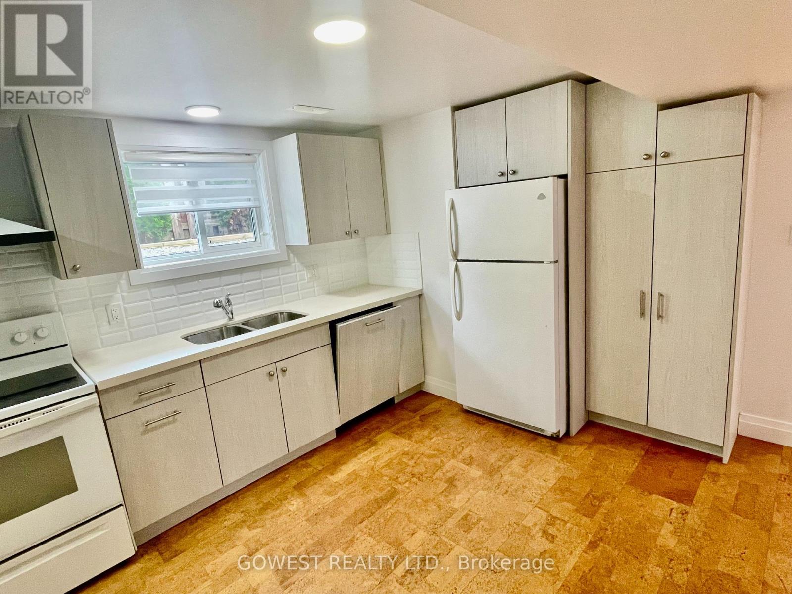 Lower - 42 Briarwood Crescent, Hamilton, Ontario  L9C 4B9 - Photo 3 - X13675460
