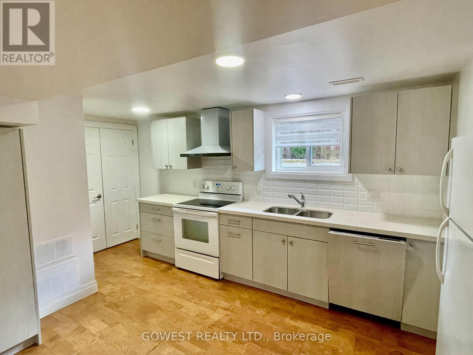 Lower - 42 Briarwood Crescent, Hamilton, Ontario  L9C 4B9 - Photo 4 - X13675460