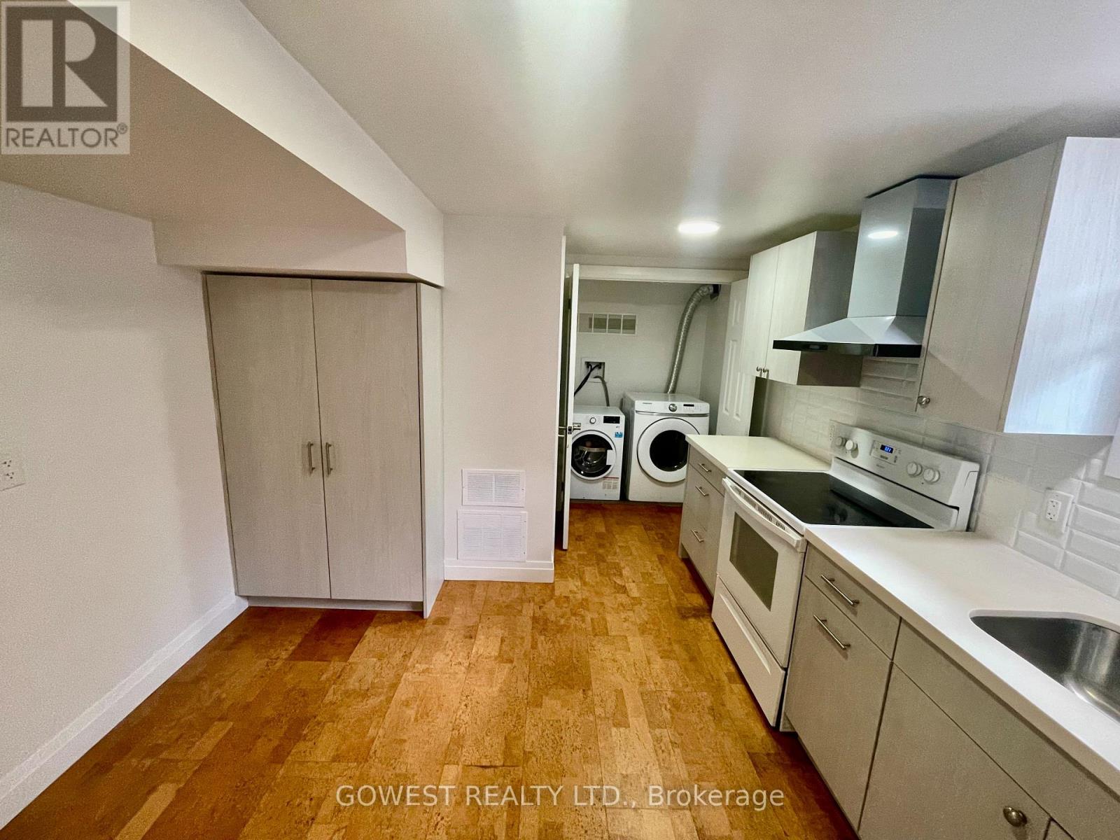 Lower - 42 Briarwood Crescent, Hamilton, Ontario  L9C 4B9 - Photo 5 - X13675460