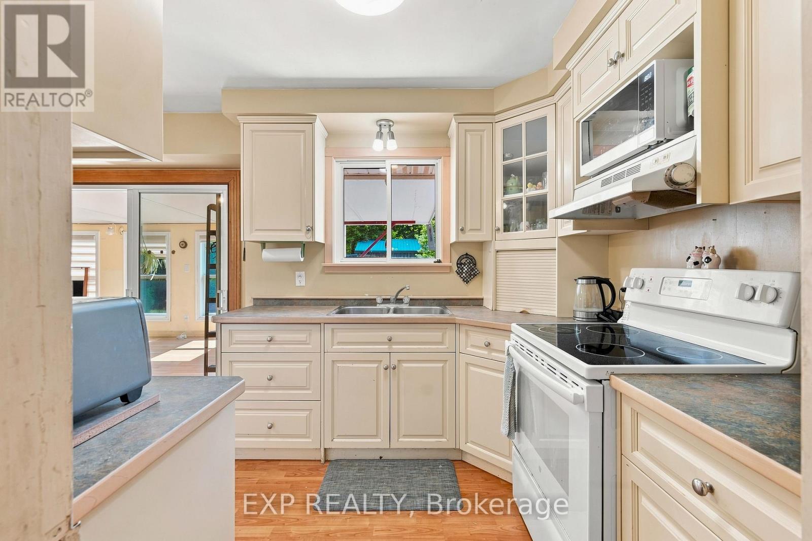 250 Albert Street, Minto, Ontario  N0G 2P0 - Photo 9 - X13675472