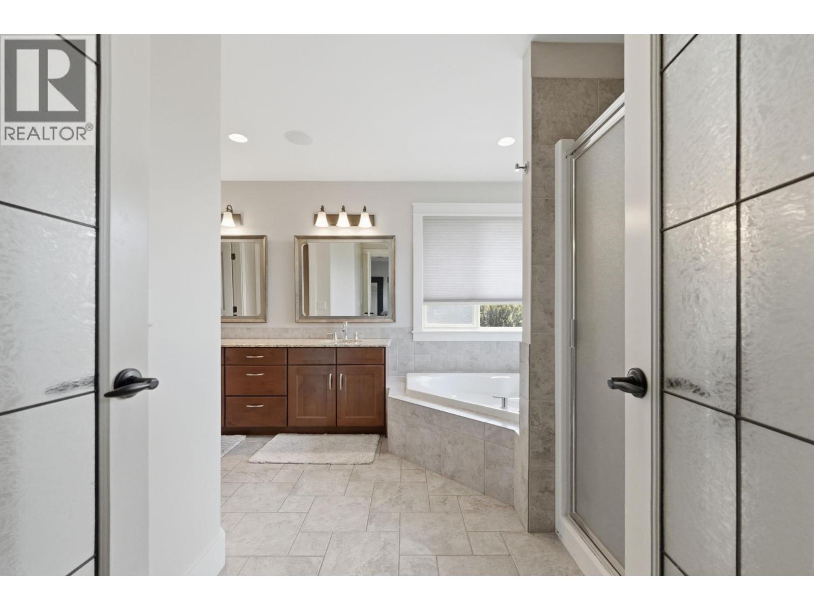 5765 Mountainside Drive, Kelowna, British Columbia  V1W 5H2 - Photo 51 - 10396052