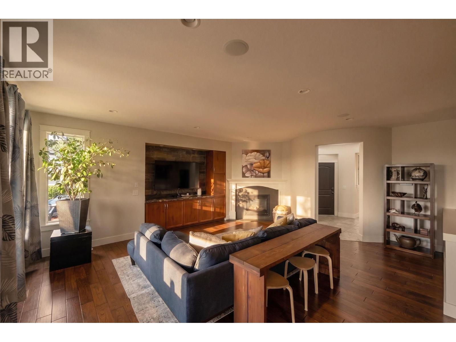 5765 Mountainside Drive, Kelowna, British Columbia  V1W 5H2 - Photo 9 - 10396052