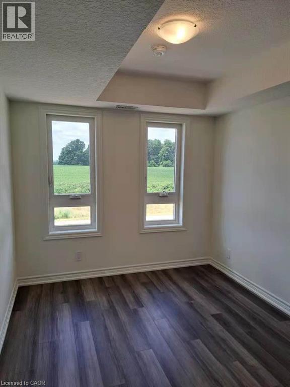235 Chapel Hill Drive Unit# 34, Kitchener, Ontario  N2R 0S4 - Photo 4 - 40854780