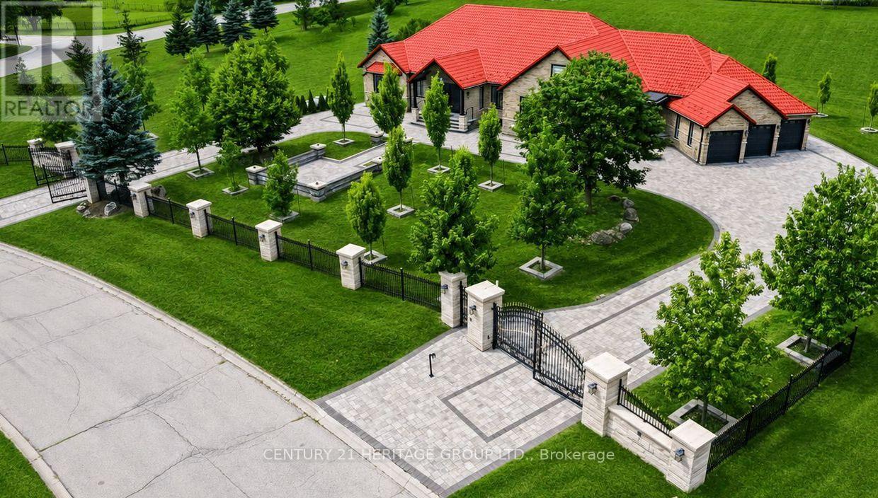 4 LOCH ERNE LANE, King, Ontario