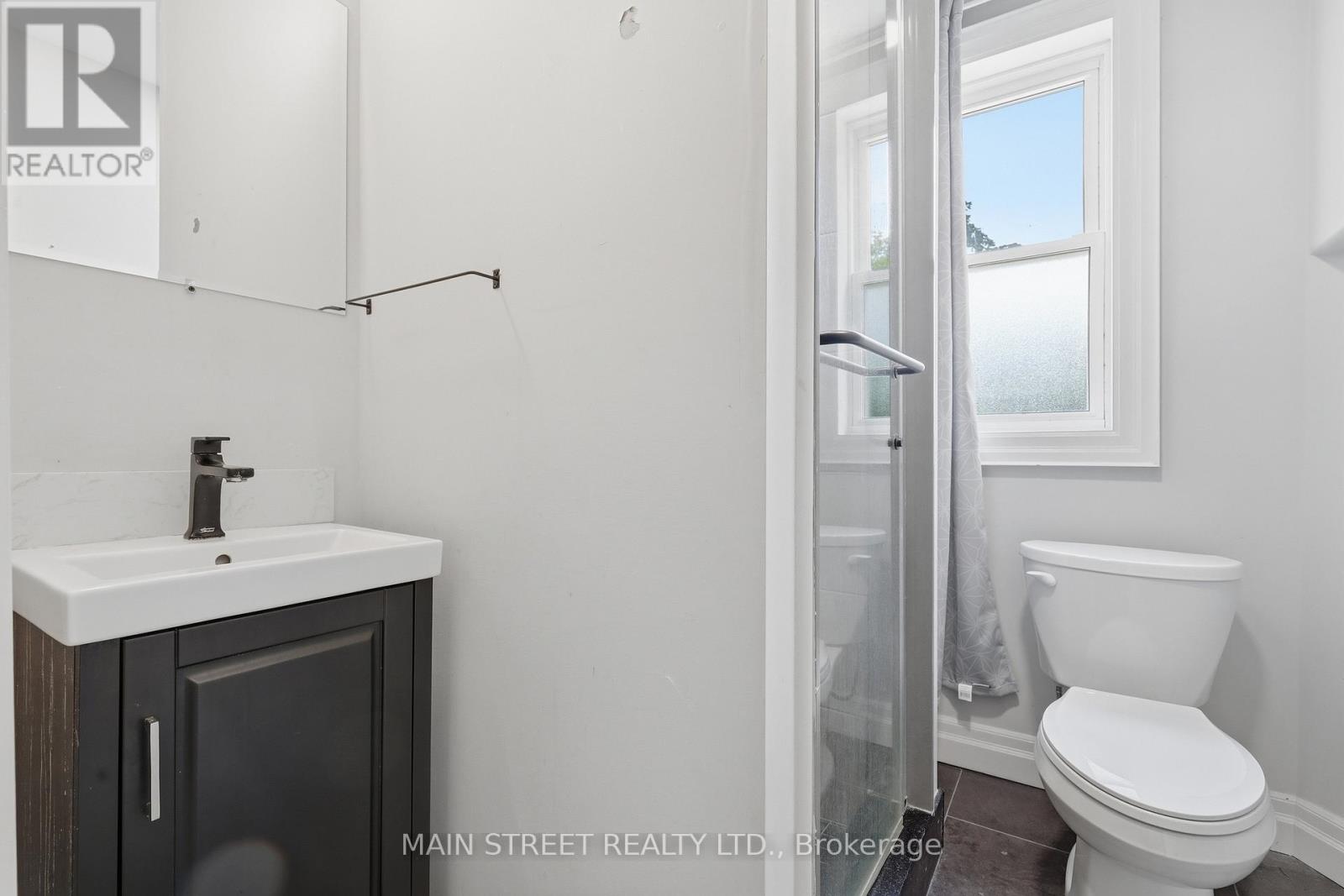 12 Vincent Street, Newmarket, Ontario  L3Y 4G2 - Photo 12 - N13674000
