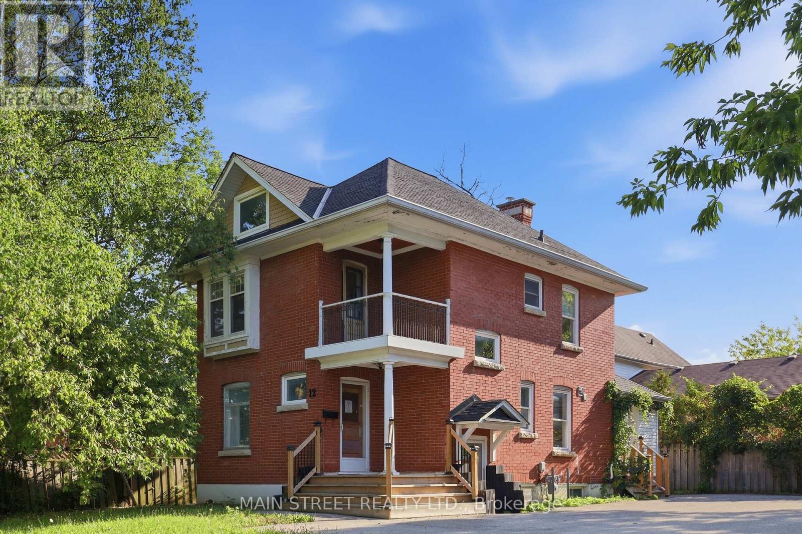 12 Vincent Street, Newmarket, Ontario L3Y 4G2 - Photo 2 - N13674004