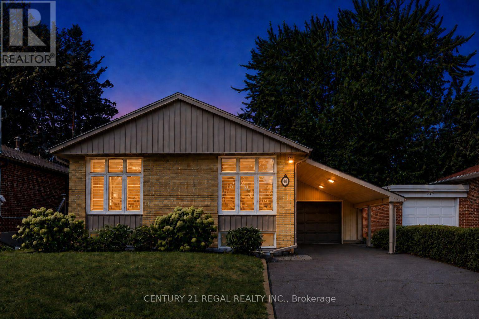 <div class="slider-price">$849,999</div><p>281 Thistle Down Boulevard, Toronto, Ontario</p>