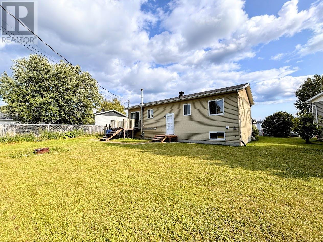 25 Brooks St, Manitouwadge, Ontario  P0T 2C0 - Photo 31 - TB2602082