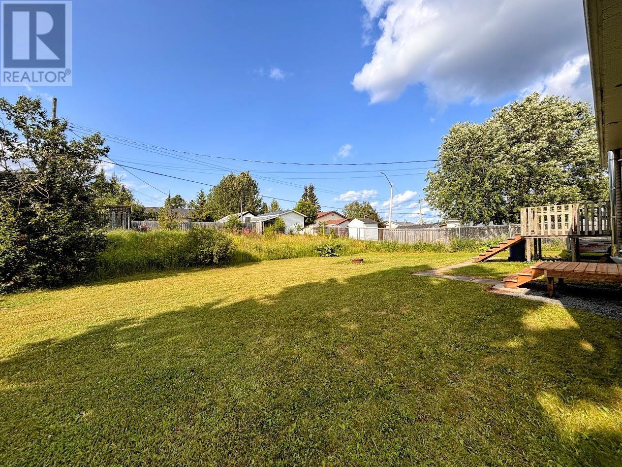 25 Brooks St, Manitouwadge, Ontario  P0T 2C0 - Photo 30 - TB2602082