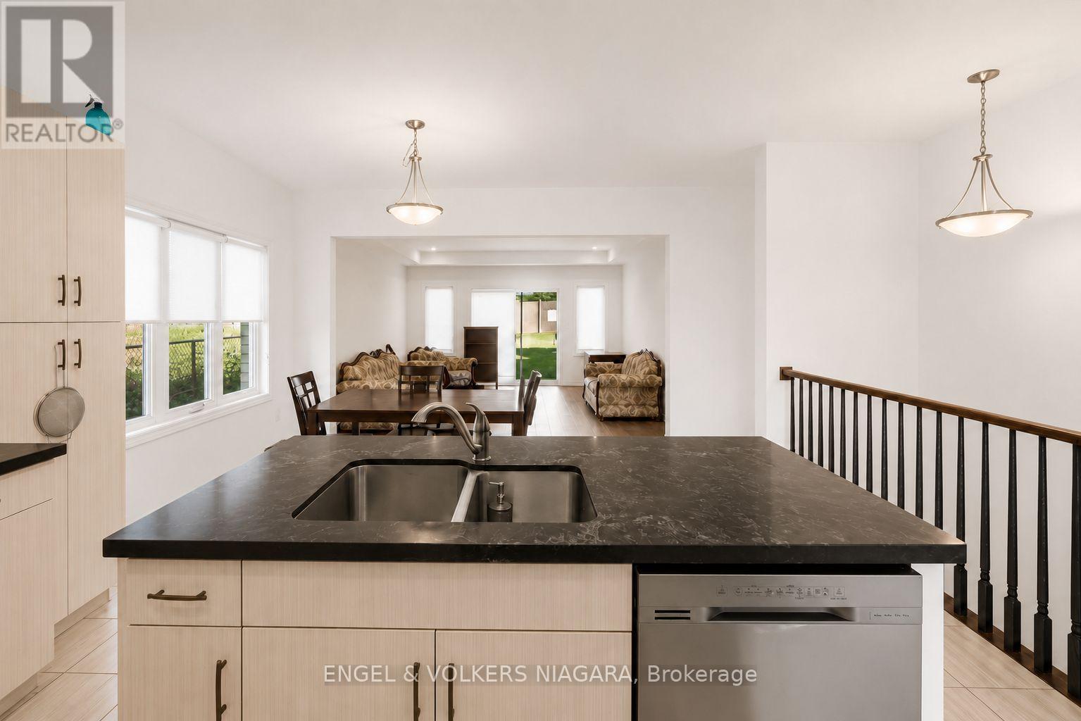 117 Juneberry Road, Thorold, Ontario  L2V 0H8 - Photo 7 - X13554410