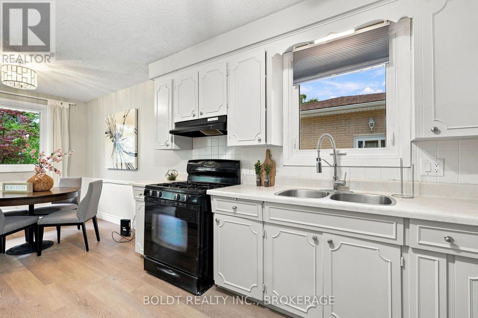 11 Abraham Drive, St. Catharines (Lakeshore), Ontario  L2M 6K7 - Photo 14 - X13675608