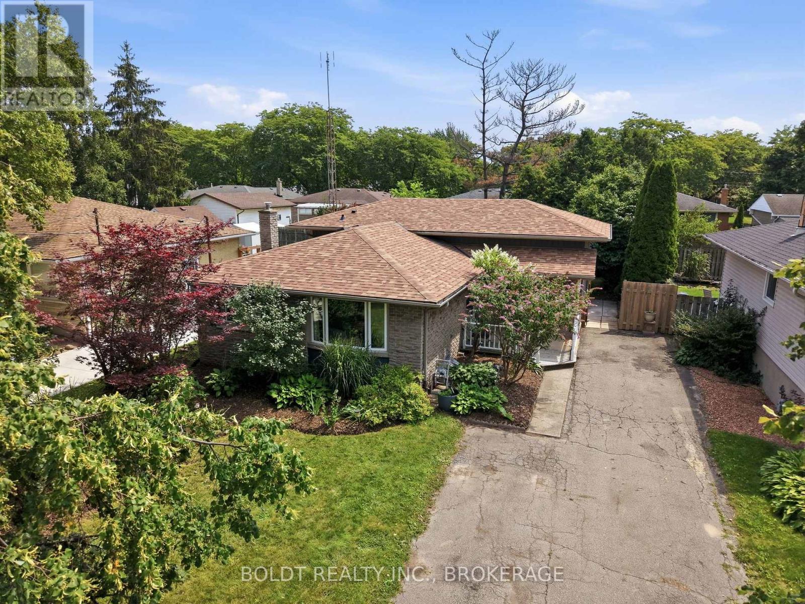 11 Abraham Drive, St. Catharines (Lakeshore), Ontario  L2M 6K7 - Photo 3 - X13675608