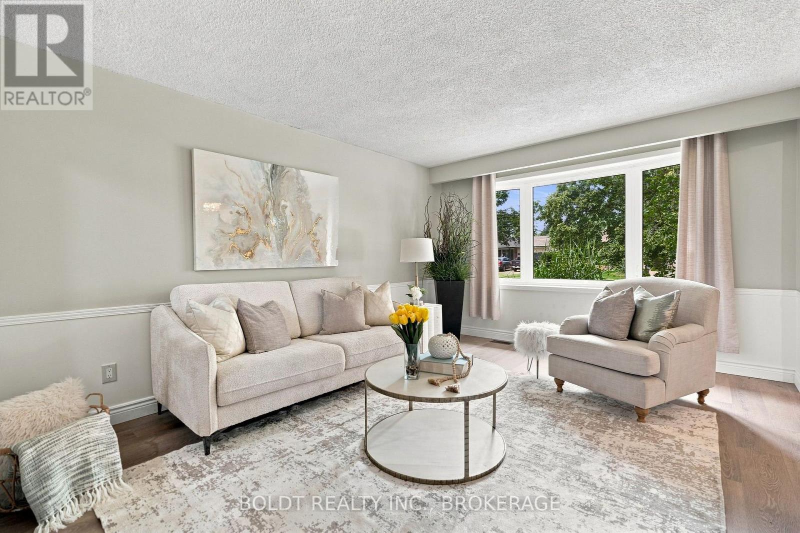 11 Abraham Drive, St. Catharines (Lakeshore), Ontario  L2M 6K7 - Photo 7 - X13675608