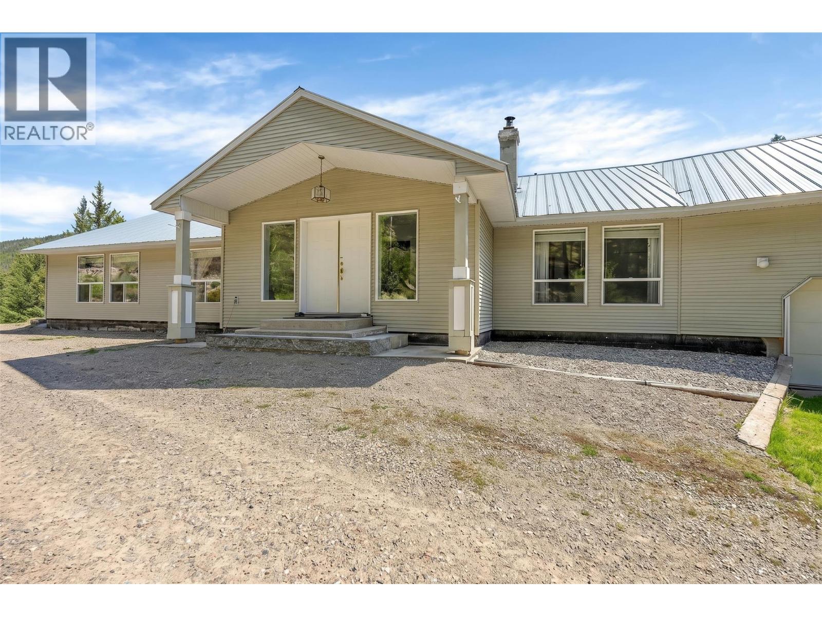 1698 Princeton Summerland Road, Princeton, British Columbia  V0X 1W0 - Photo 3 - 10397132