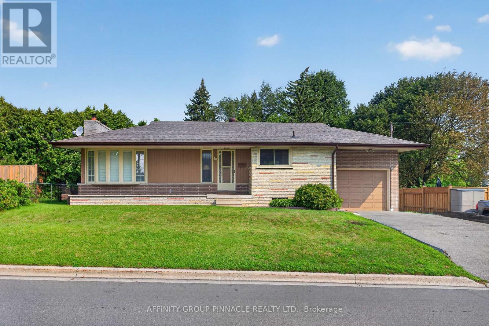 40 SWITZER DRIVE, Oshawa, Ontario